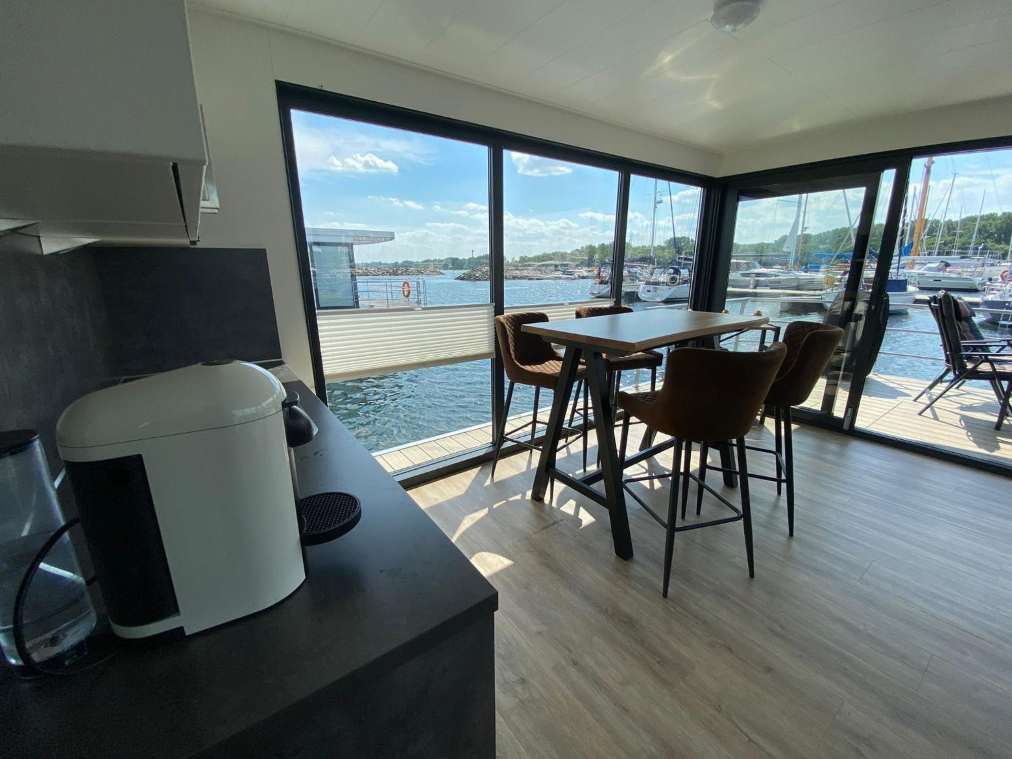Urlaub Auf Dem Wasser Mit Einmaligen Ausblick - Well Hausboote Boltenhagen 10 エクステリア 写真