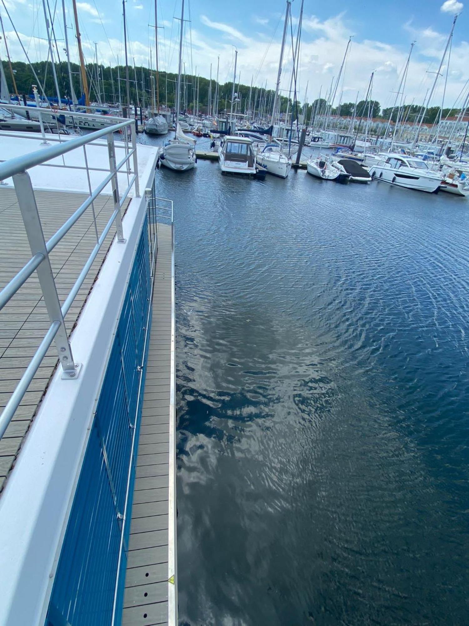 Urlaub Auf Dem Wasser Mit Einmaligen Ausblick - Well Hausboote Boltenhagen 10 エクステリア 写真